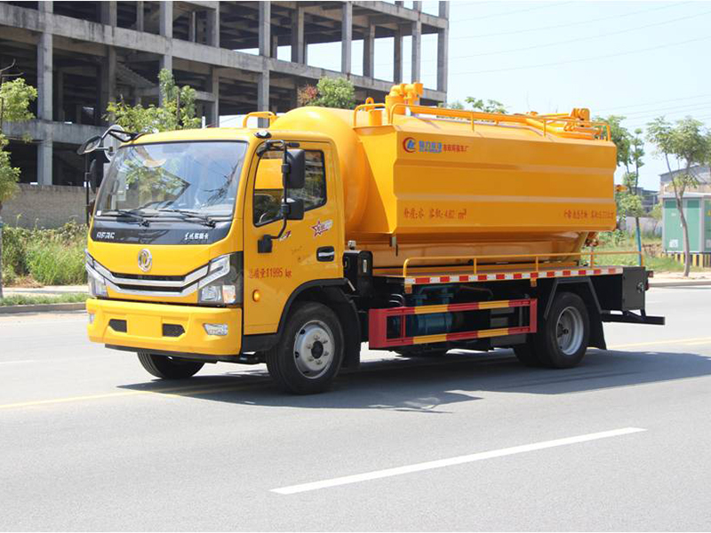 國六東風多利卡玉柴165馬力3800軸距7+4方清洗吸污車