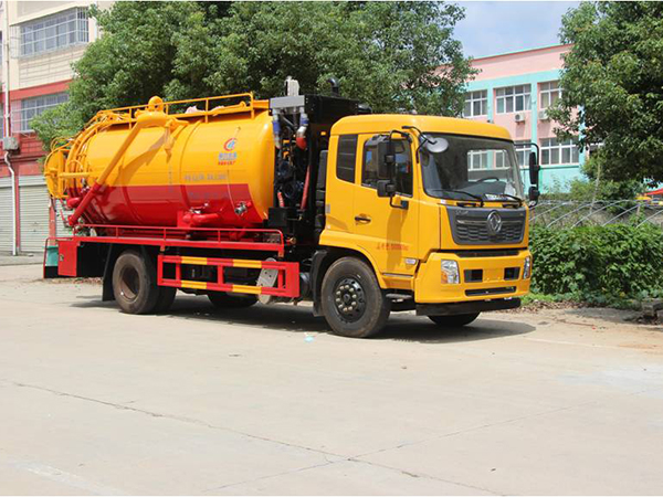 國六東風(fēng)天錦清洗吸污車（帶副發(fā)）