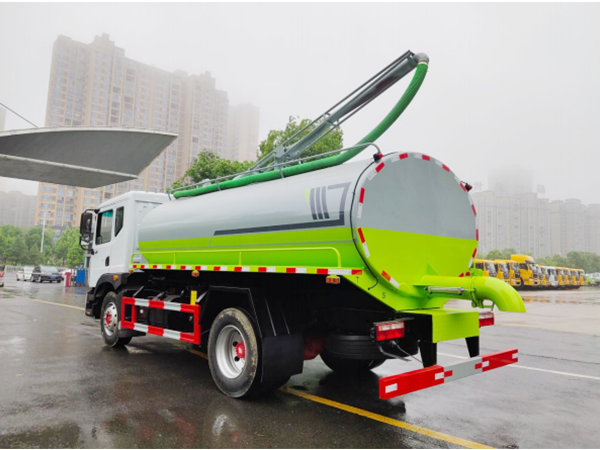 國六東風(fēng)D9吸糞車康機(jī)195馬力16噸