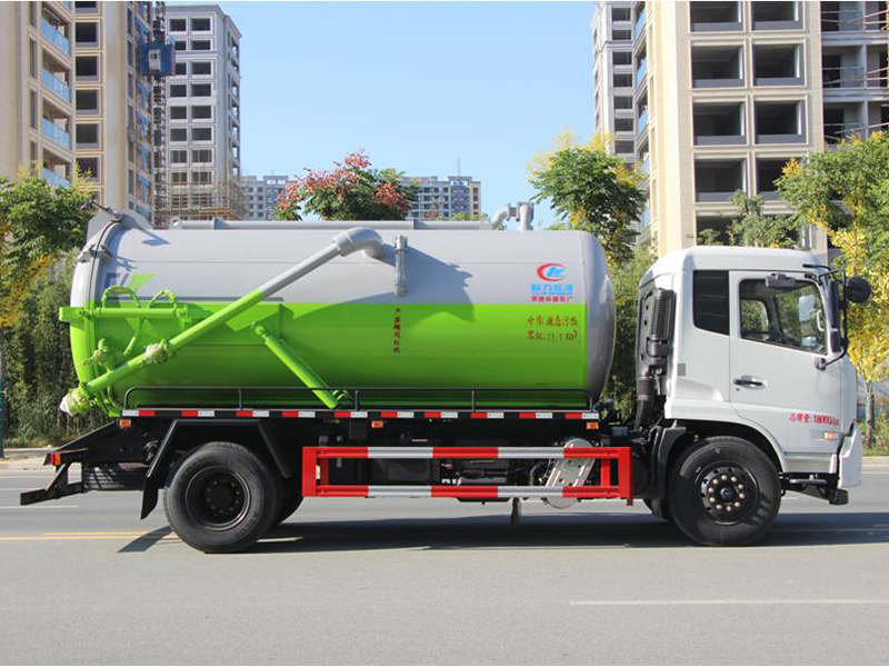 國六東風(fēng)天錦13.5方吸污車（康機(jī)230馬力）