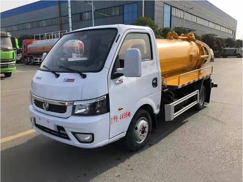 國六途逸藍(lán)牌2方吸污車