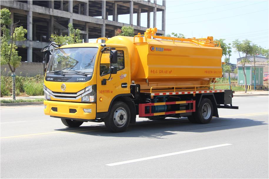 清洗吸污車防止踏板卡住及處理辦法
