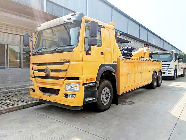 重汽豪沃后雙橋一拖一清障車