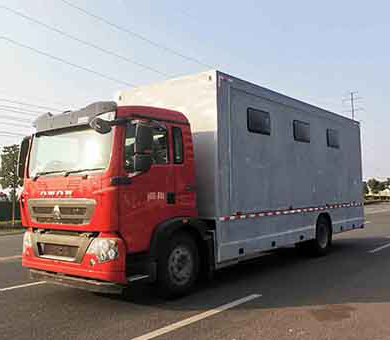 程力牌CL5180XCS6BZ型廁所車