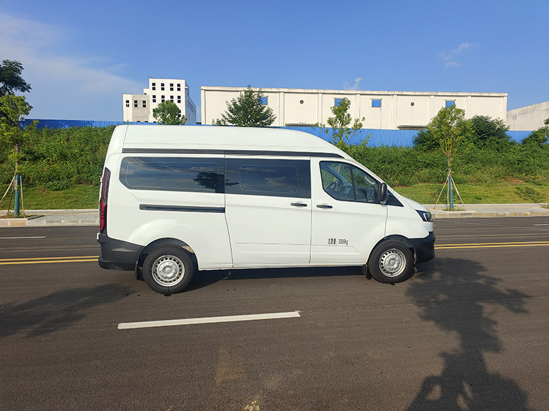 福特新全順汽油（中軸中頂）殯葬服務(wù)車