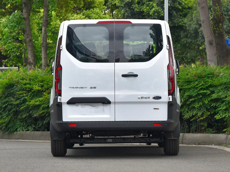福特新全順汽油（中軸低頂）殯葬服務(wù)車